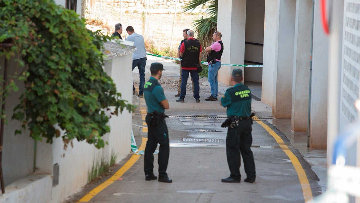 Servicios de emergencia en Torrox, Málaga tras el suceso del 25 nov. 2025